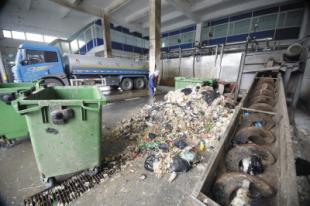 武漢環(huán)保新舉措 首批餐廚垃圾場年底投用，融合人工造浪設(shè)備提升處理效率